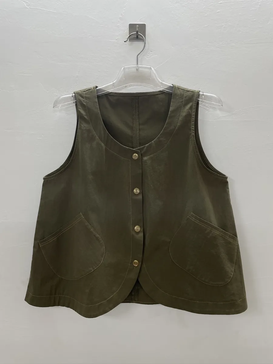 Button-front relaxed vest