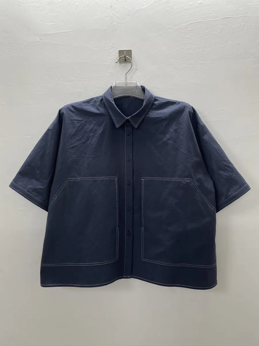 Short-sleeve utility top